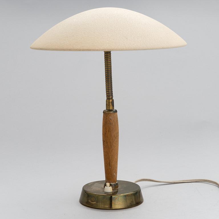 Bordslampa, K 11-25, Idman, Finland 1900-talets mitt.