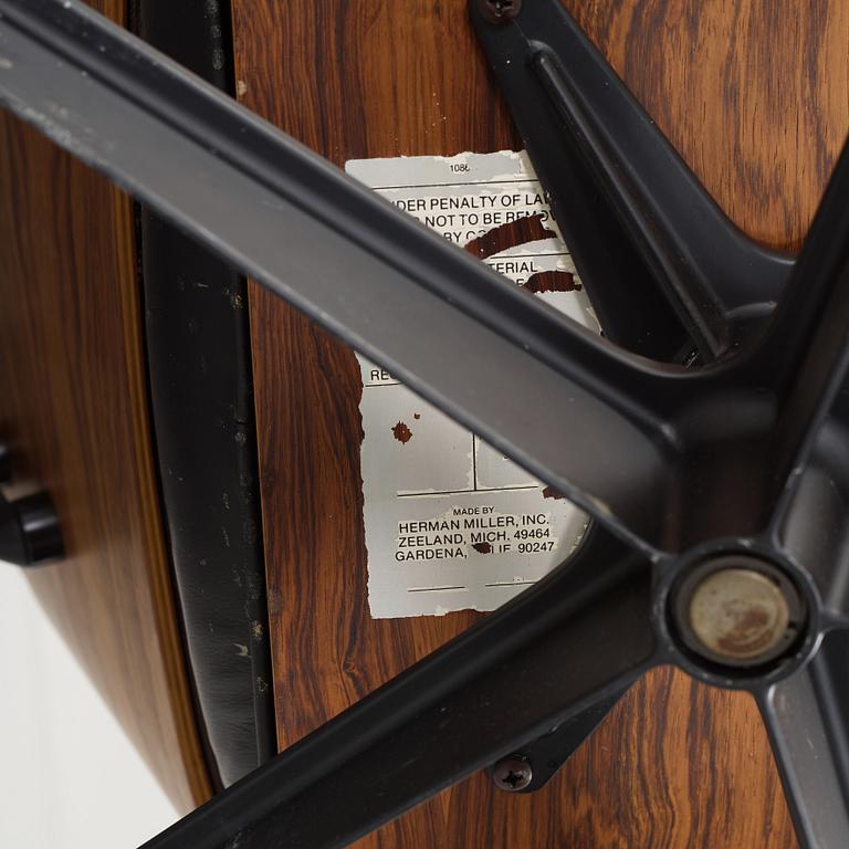 A Charles & Ray Eames "Lounge Chair and ottoman", Herman Miller, USA circa 1980.