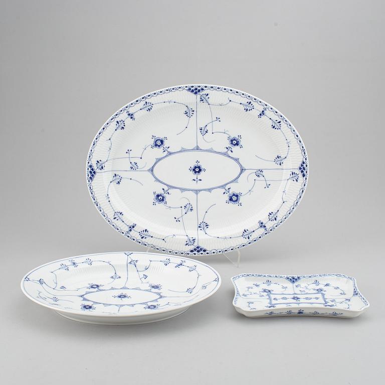 ROYAL COPENHAGEN, a part 'Musselmalet' service, Denmark (33 pieces).