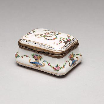 DOSOR, sex stycken, porslin och emalj. 18/1900-tal.