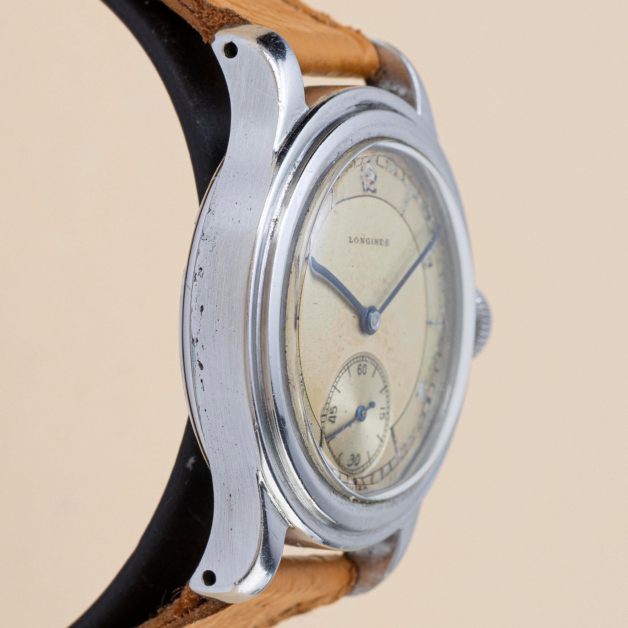 Longines, "Tre-Tacche", "Sector Dial", "Suiza signed", "Step case", ca 1943.