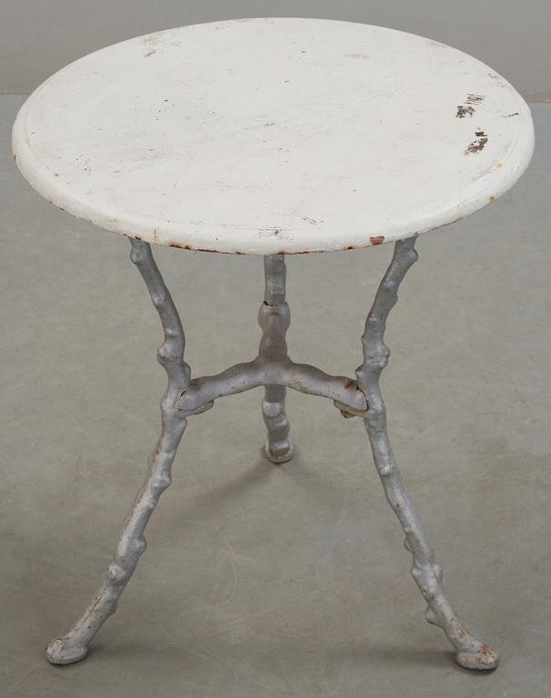 TRÄDGÅRDSBORD, järn, 1900-tal.