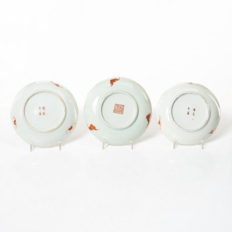 A set of nine Chinese porcelain pieces, 19th Century.