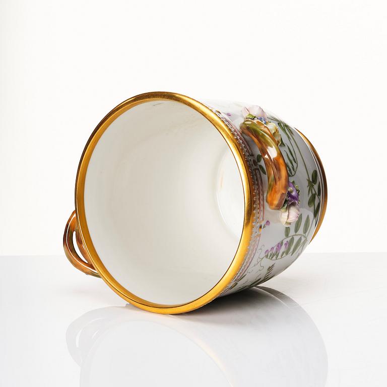 A Royal Copenhagen 'Flora Danica' wine cooler, Danmark, 20th Century.