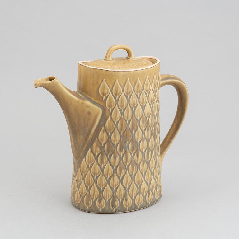 Jens Quistgaard, a part 'Relief' coffee and tea stoneware service, 40 pieces, Kronjyden Nissen/Bing & Gröndahl, Denmark.