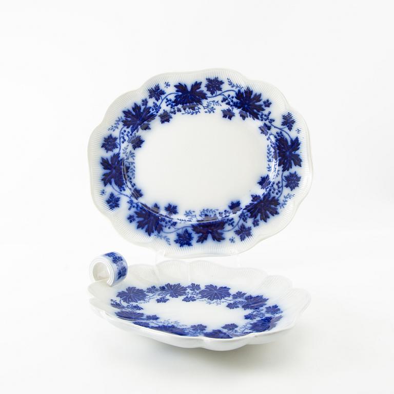 Dinner service, 69 pieces, "Grape Vine", Artur Percy, Gefle, first half of the 20th century.