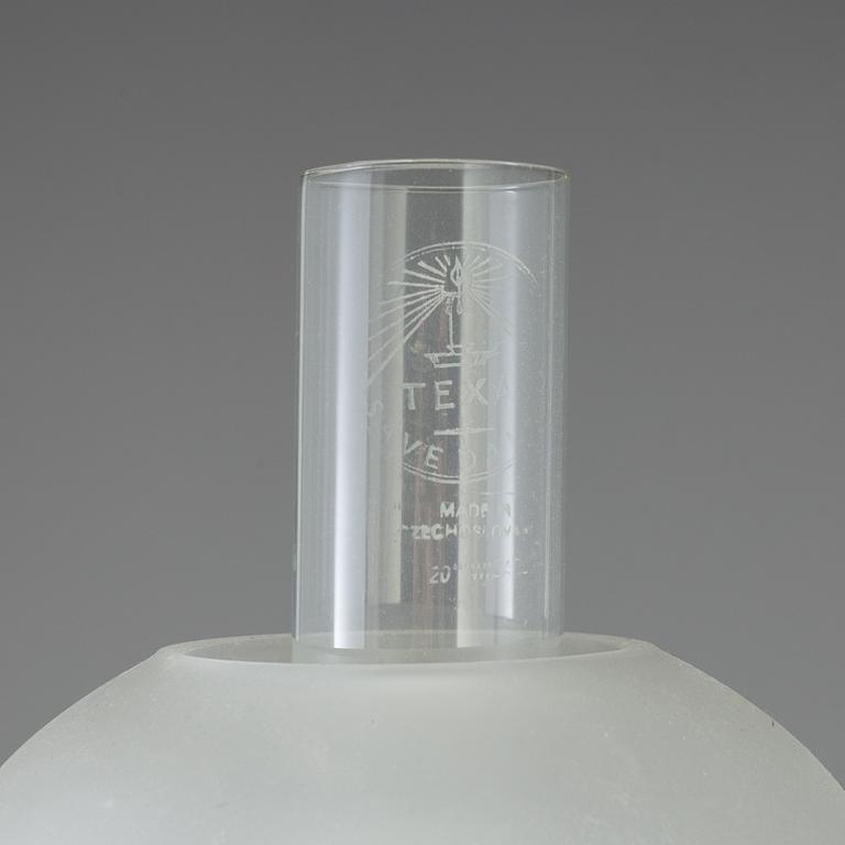 BORDSFOTOGENLAMPA, Skultuna Bruk No 40, mässing och svärtat trä, 1900-talets första hälft.