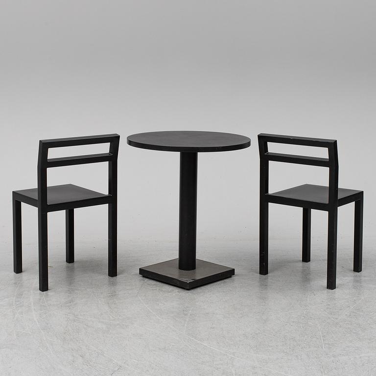BORIS BERLIN/POUL CHRISTIANSEN, bord med två stolar, "Non", Komplot design, Källemo.