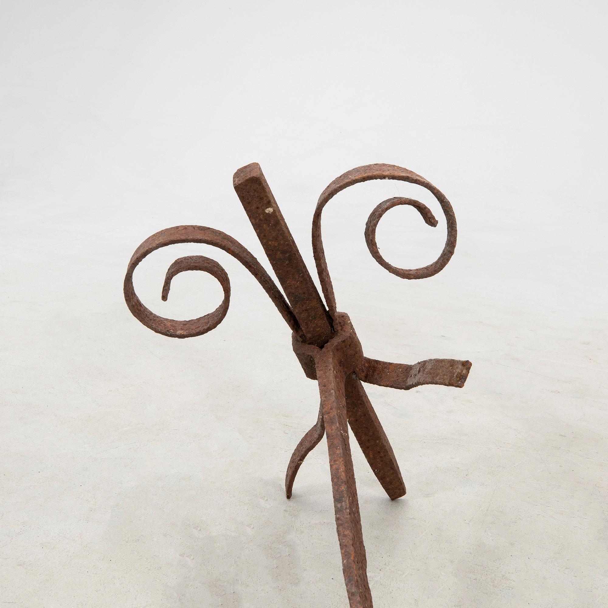 Ankarjärn 4 st troligen 1700-tal smidesjärn.