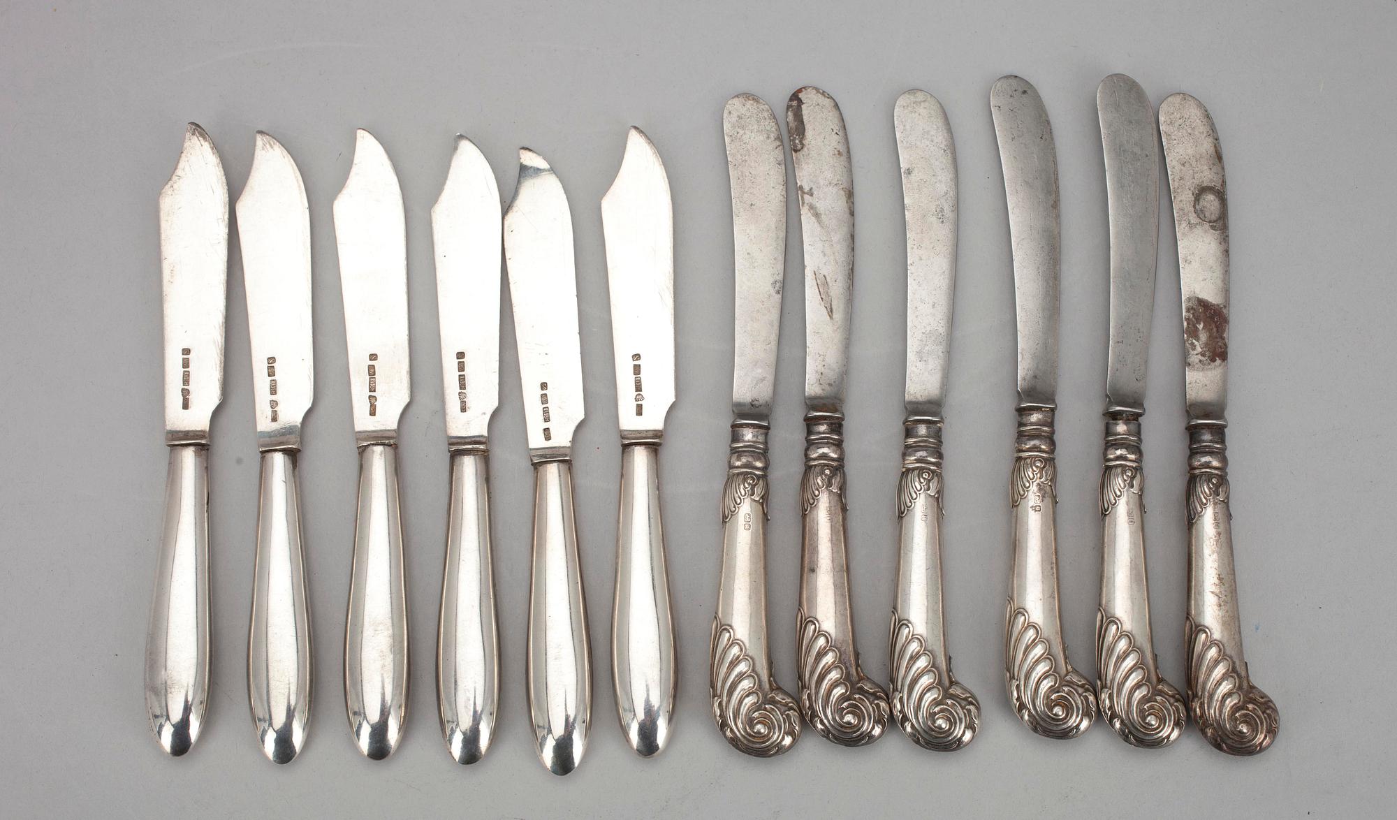 HEDELMÄVEITSIÄ, 6 kpl, hopeaa, Suomi, paino noin 166 g, ja VOIVEITSIÄ, 6 kpl, kahvat hopeaa, Birmingham, Englanti 1908.