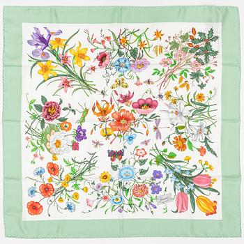 Gucci, a 'Flora' twill silk scarf.