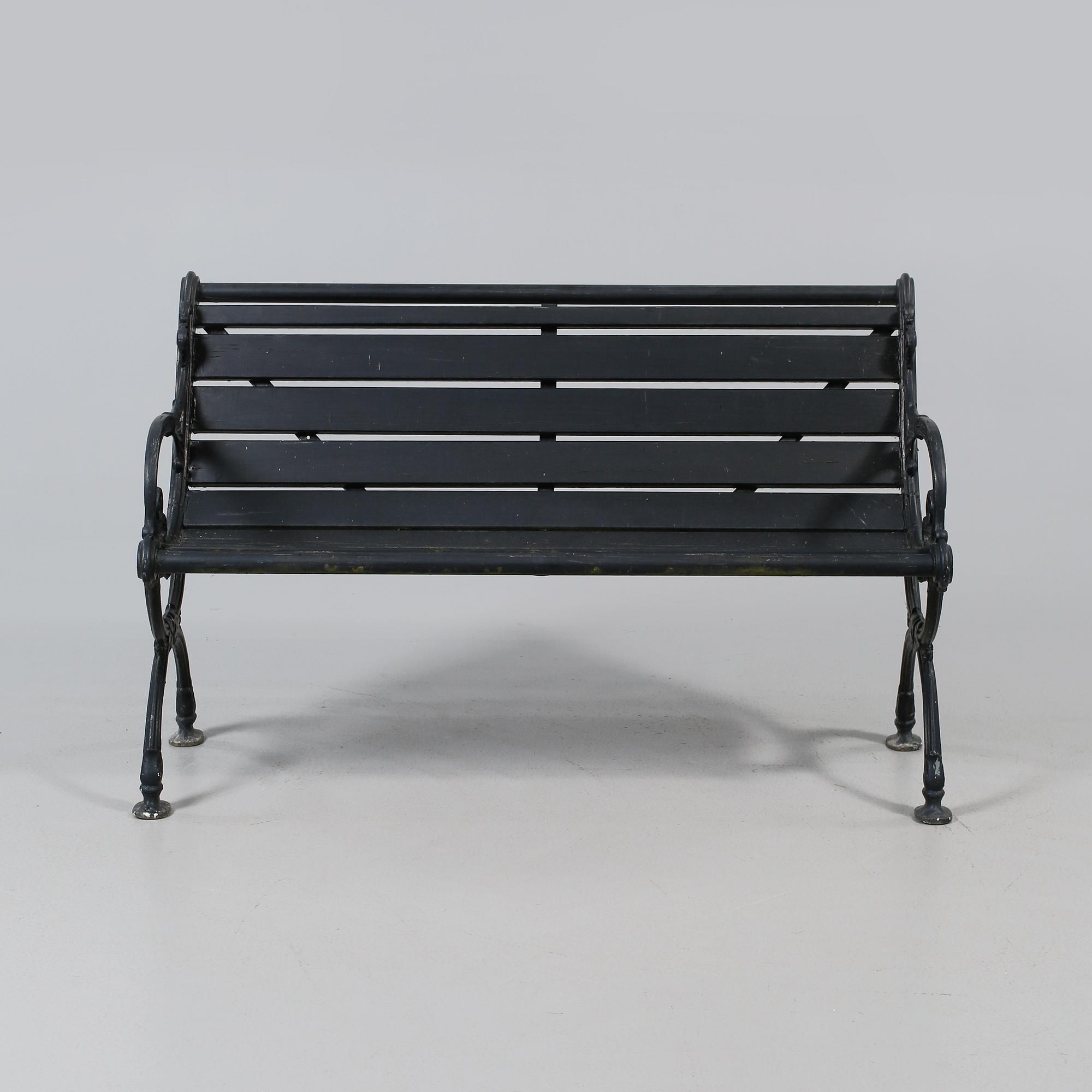 TRÄDGÅRDSBÄNK, märkt Aug. Hansson Halmstad, 1900-tal.