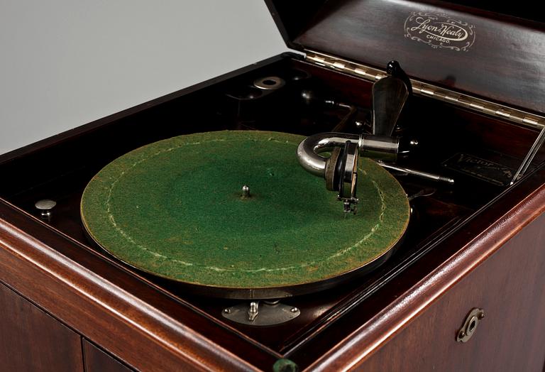SALONGSGRAMMOFON, "Victrola", Victor Talking Machine Company, USA, 1913.