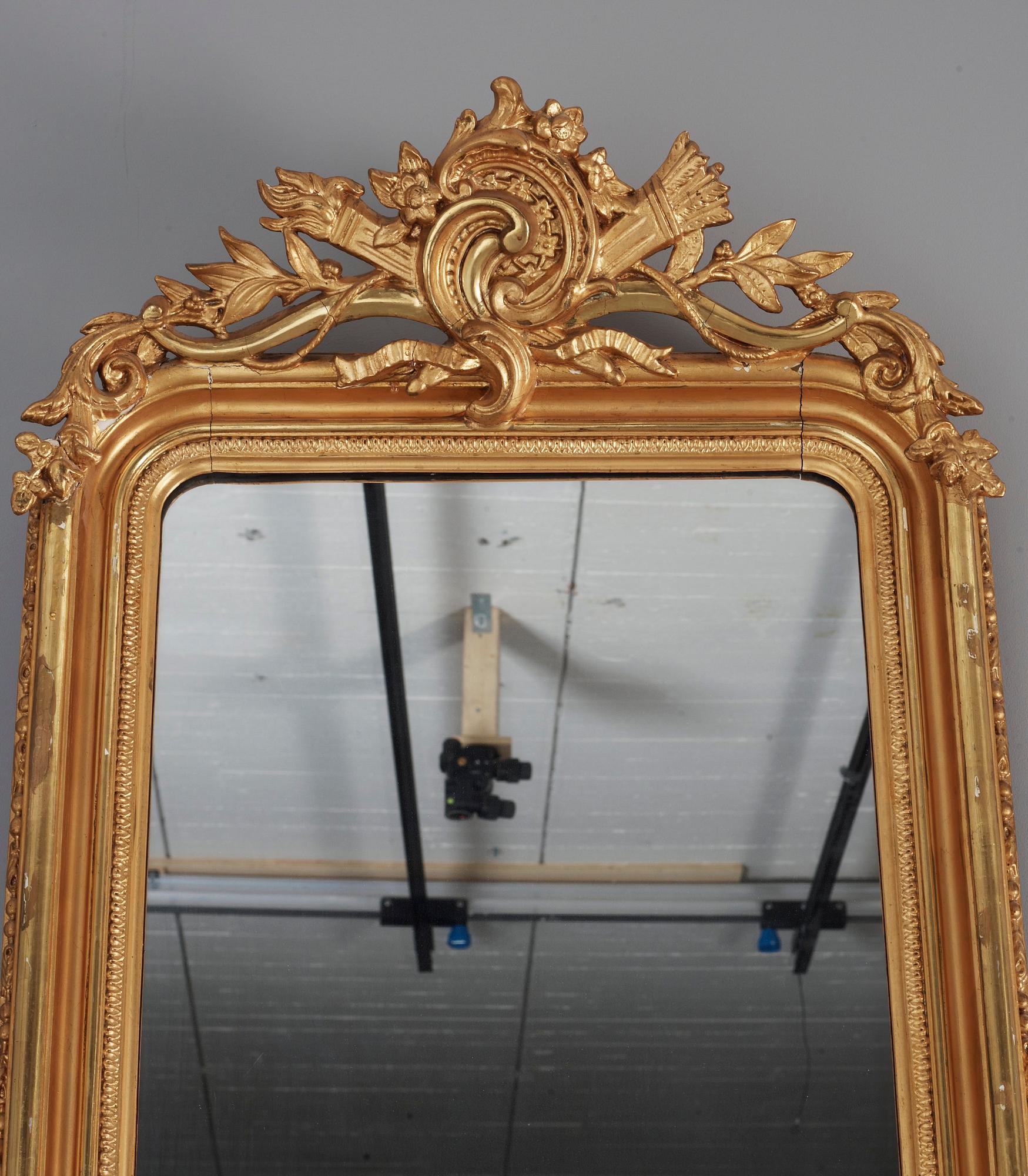 GOLVSPEGEL MED KONSOL, nyrokoko, 1800-talets andra hälft.