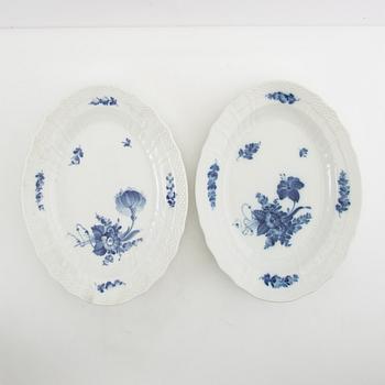 Service approximately 140 pieces "Blue Flower" Royal Copenhagen Denmark 20th century porcelain.