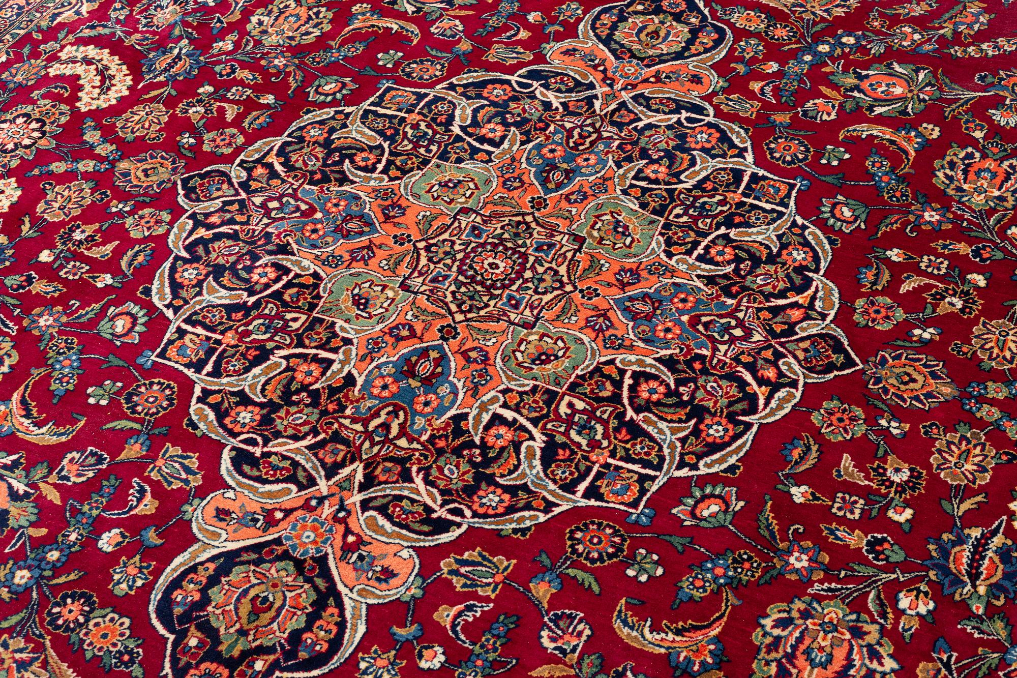 Matta, semiantik Keshan, ca 435 x 325 cm.