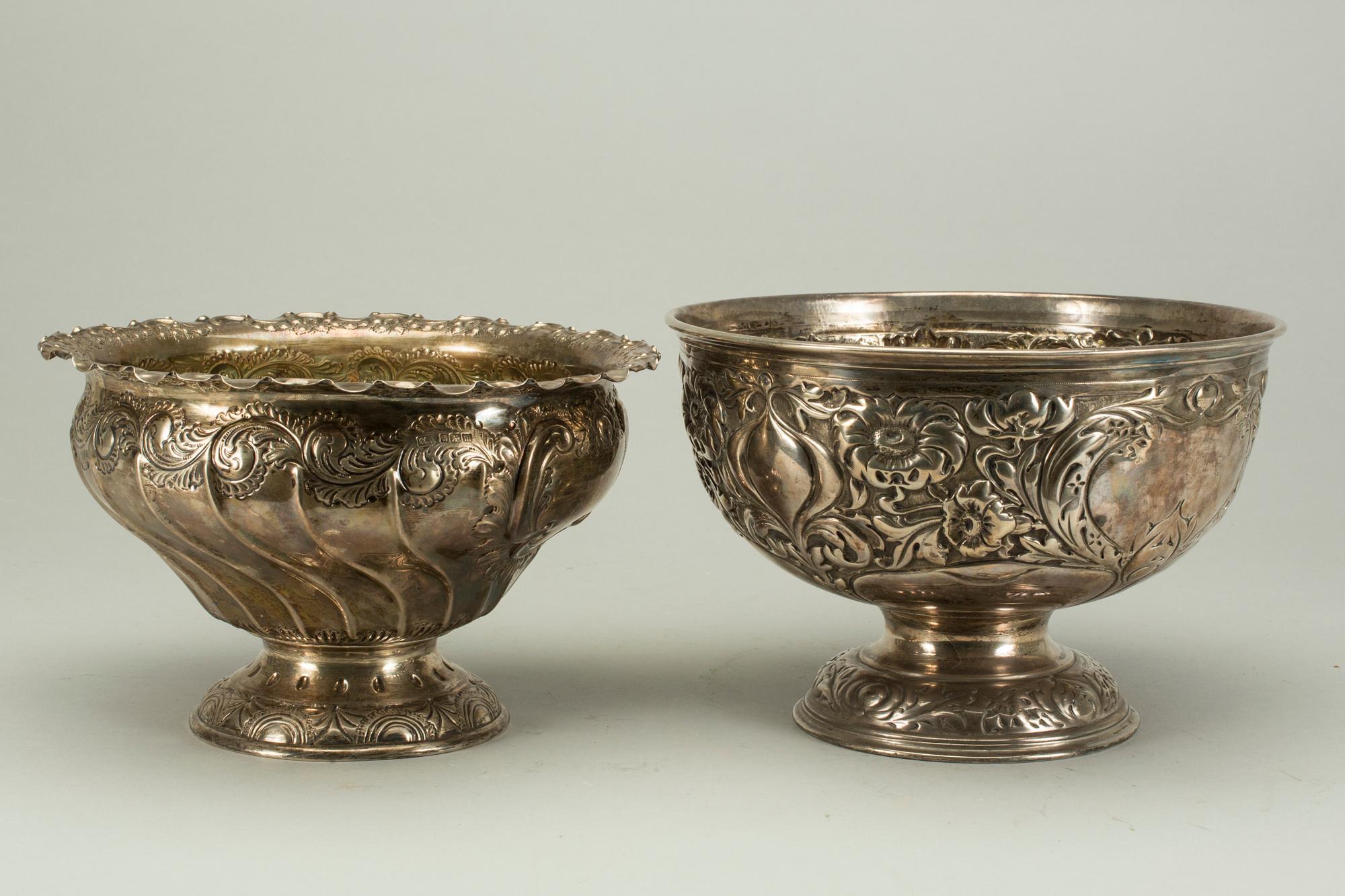 SKÅLAR, 2 st, silver, Sheffield, England, omkring 1900. Vikt ca 1360g.