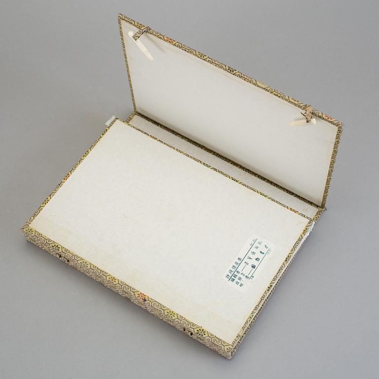 BOK, med träsnitt, Kina. Utgivna av Rong Bao Zhai Beijing 1950-tal.