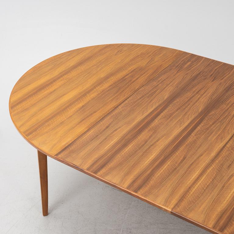 Carl Malmsten, a walnut dining table, Åfors, end of the 20th Century.