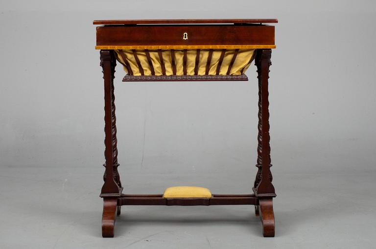SYBORD, mahogny, empire, 1800-talets början.