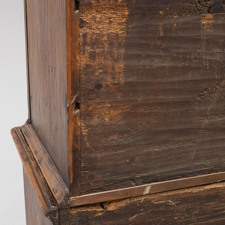 A cabinet, 18th Century.