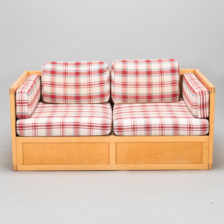 Ben af Schultén, sofa, model 557, Artek, Finland, late 20th century.