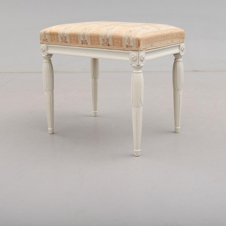 TABURETT, gustaviansk stil, 1900-tal.