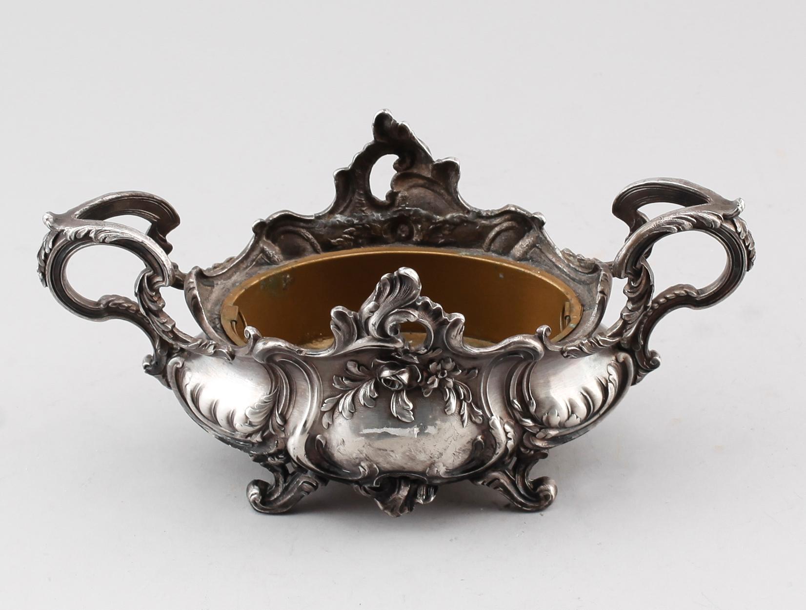 BONBONJÄR, försilvrad metall, 1800-talets andra hälft.