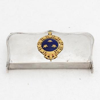 Kartuschlåda för officer vid Livregementet till häst m/1847, i silver, av Gustav Möllenborg Stockholm 1856.
