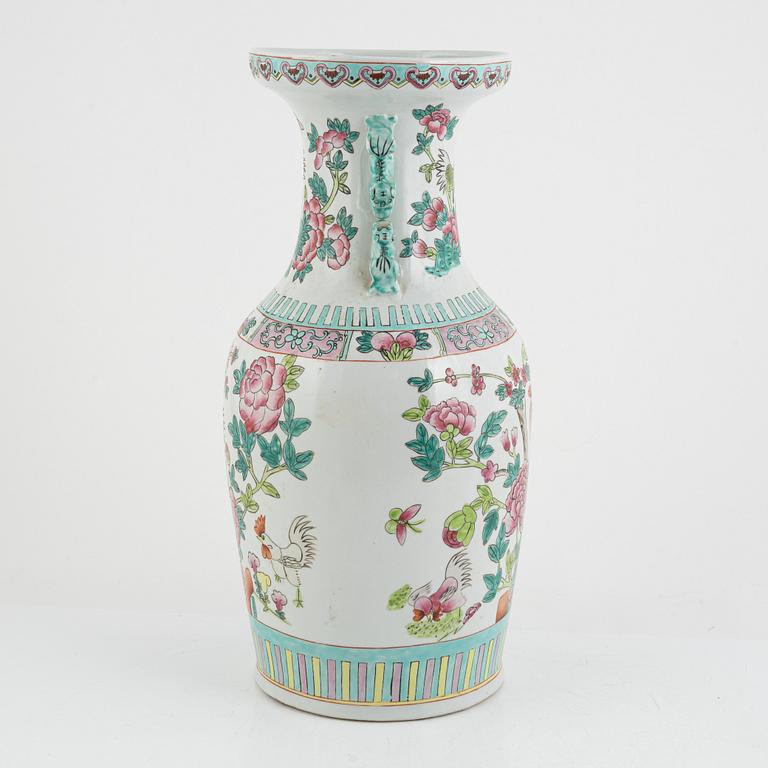 A Famille Rose porcelain vase, China, 20th century.