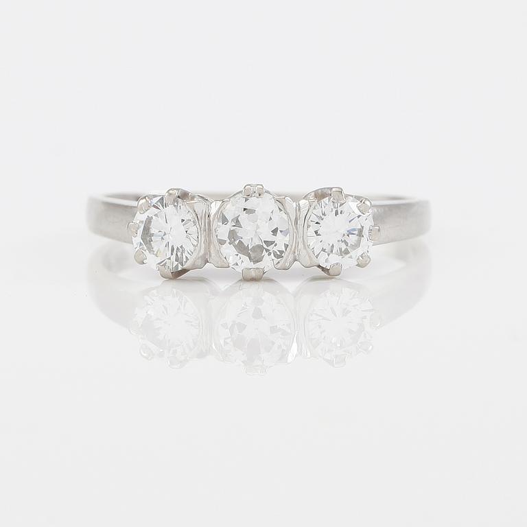 RING, 18K vitguld och diamanter, svenska stämplar, 1960.