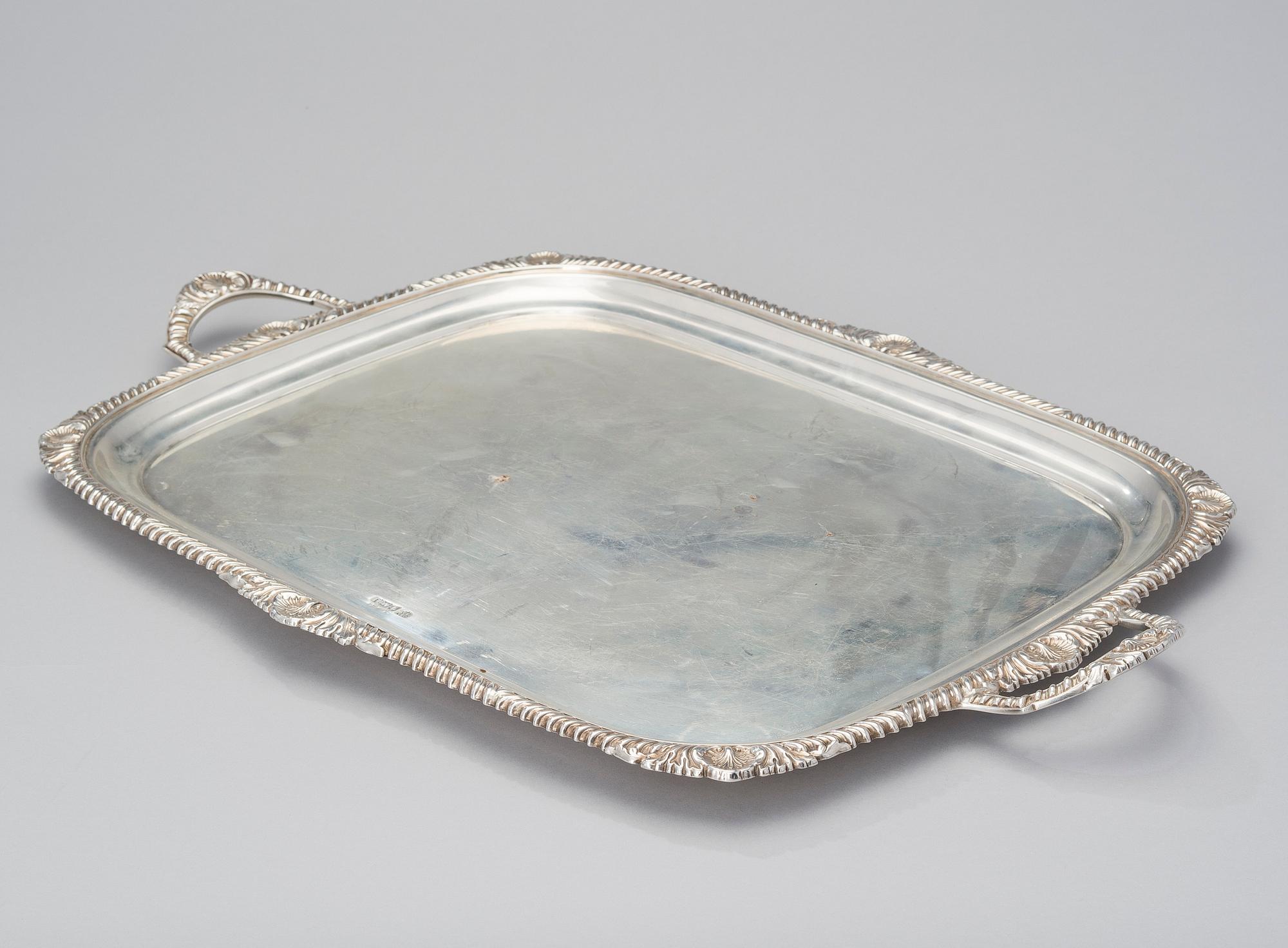 BRICKA, silver, Sheffield 1902, vikt ca 2900 g.