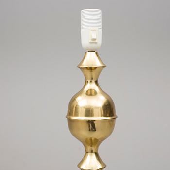 GOLVLAMPA, "SM29", mässing, 1900-talets andra hälft. Kosta el armatur.