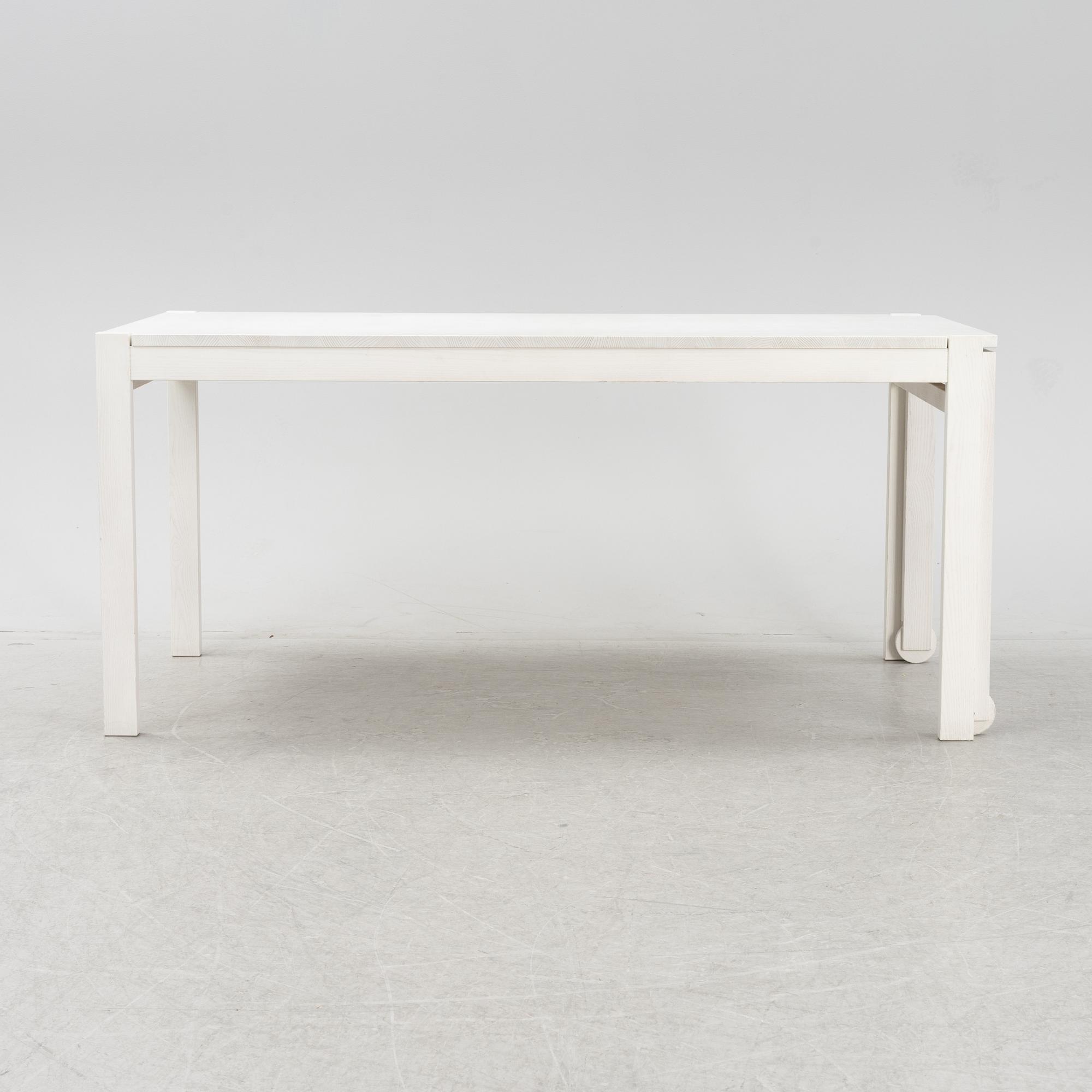 Kerstin Olby, a set of 6 'Lin' chairs and a 'No Limit' dining table, 21st Century.