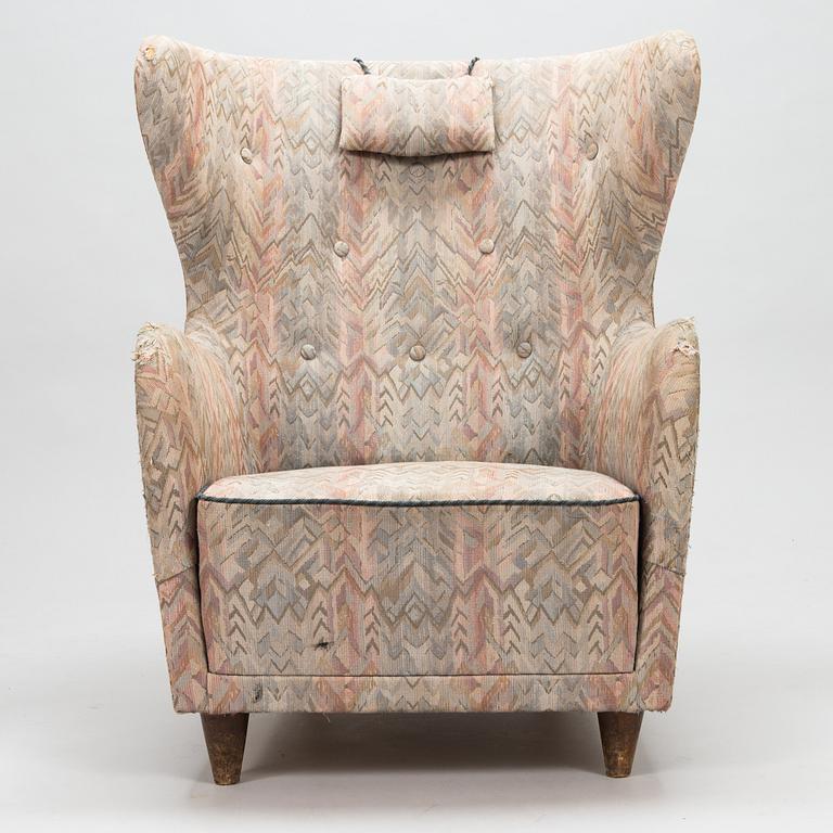 A mid-20th century armchair.