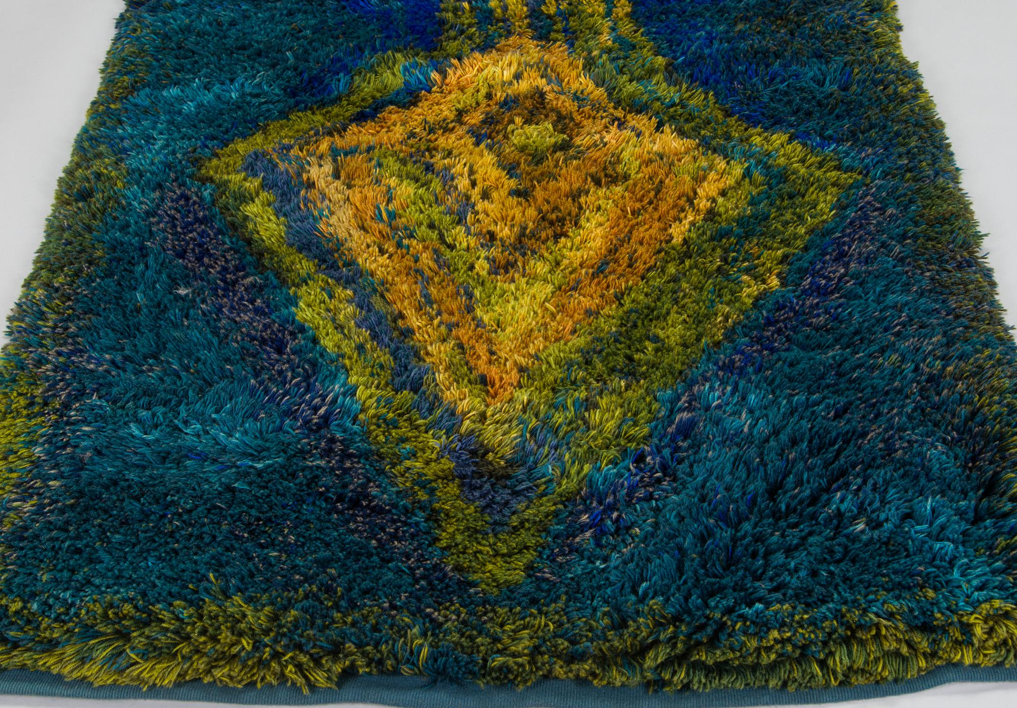 Airi Snellman-Hänninen, ryijy "Pirta" Suomen Käsityön Ystävät. Noin 160 x 120 cm.