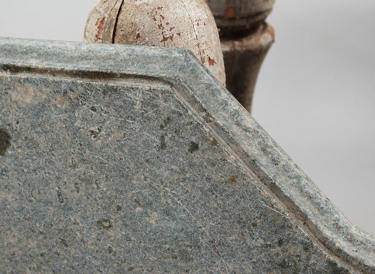SKÄNKBORD. Sverige, omkring år 1700. Barock.