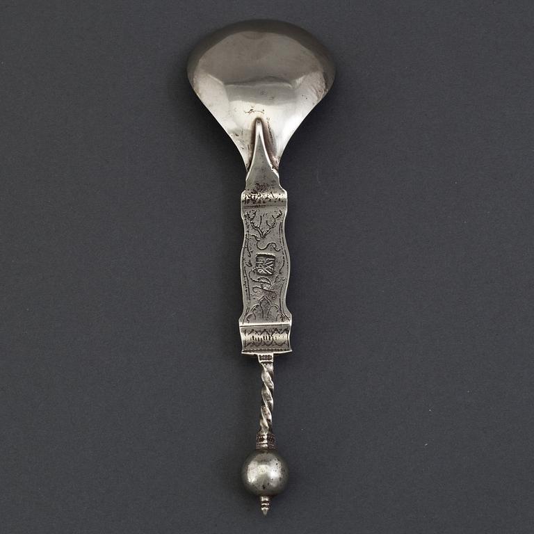 Sked med kulknopp, silver, ostämplad, 1800-talets slut / 1900-talets början.