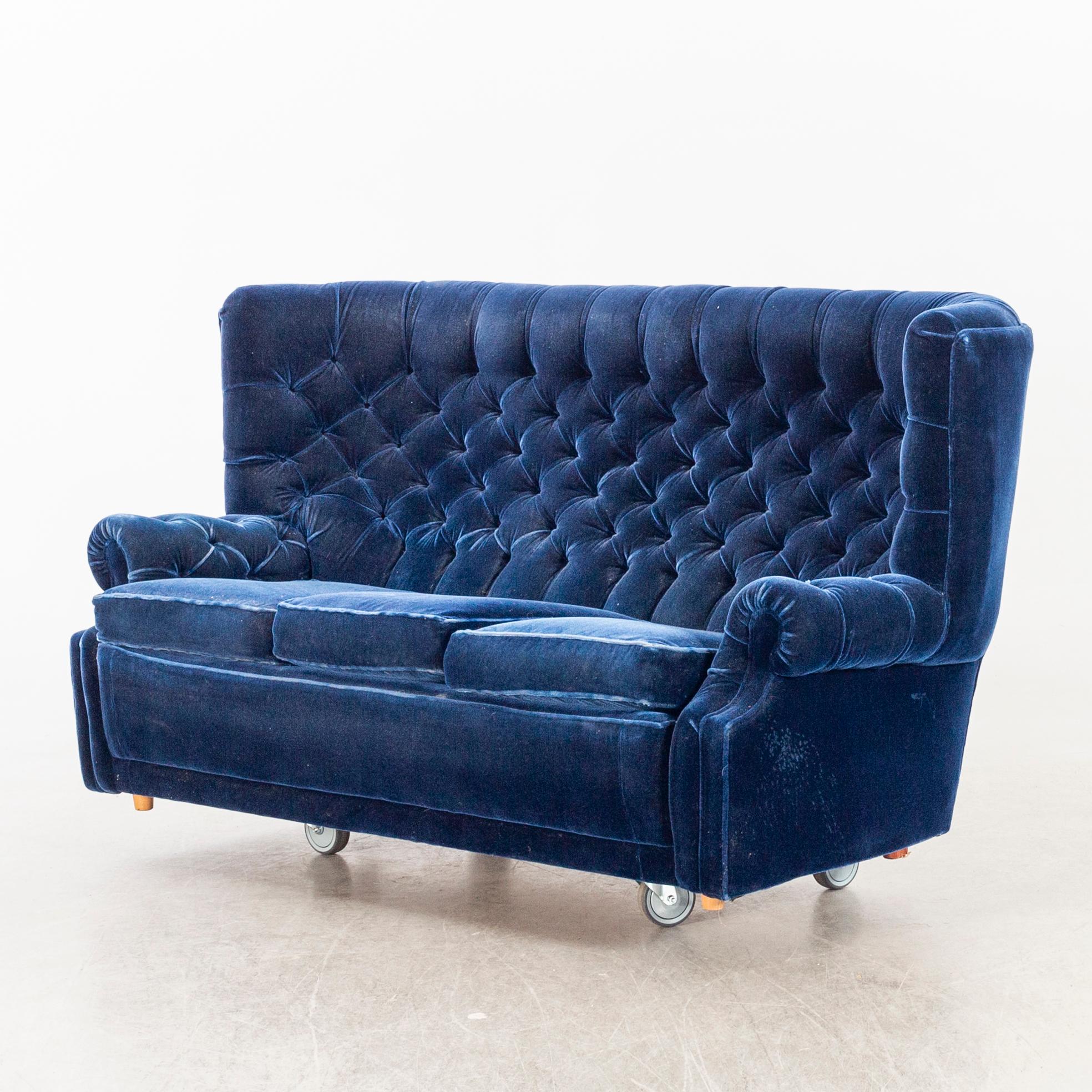 An Wade Upholstry Long Eaton sofa and Armchair, 1970/80:s Enland.