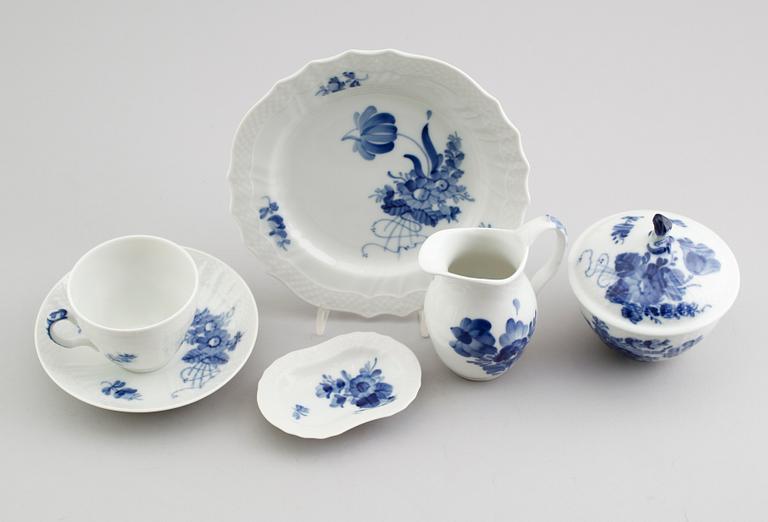 KAFFESERVIS, 26 delar, porslin, "Blå Blomst", Royal Copenhagen.