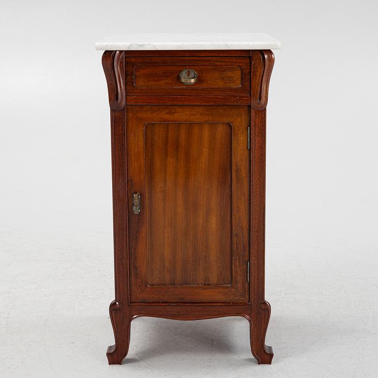 Sängbord, jugend, tidigt 1900-tal.