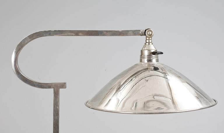 GOLVLAMPA. 1900-tal.