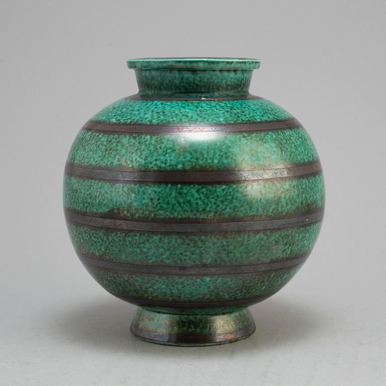 WILHELM KÅGE, an 'Argenta stoneware vase from Gustavsberg.