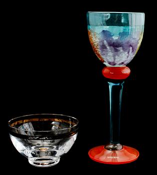 SKÅL, glas, Ulrica Hydman-Vallien samt POKAL, Kjell Engman, Kosta Boda.