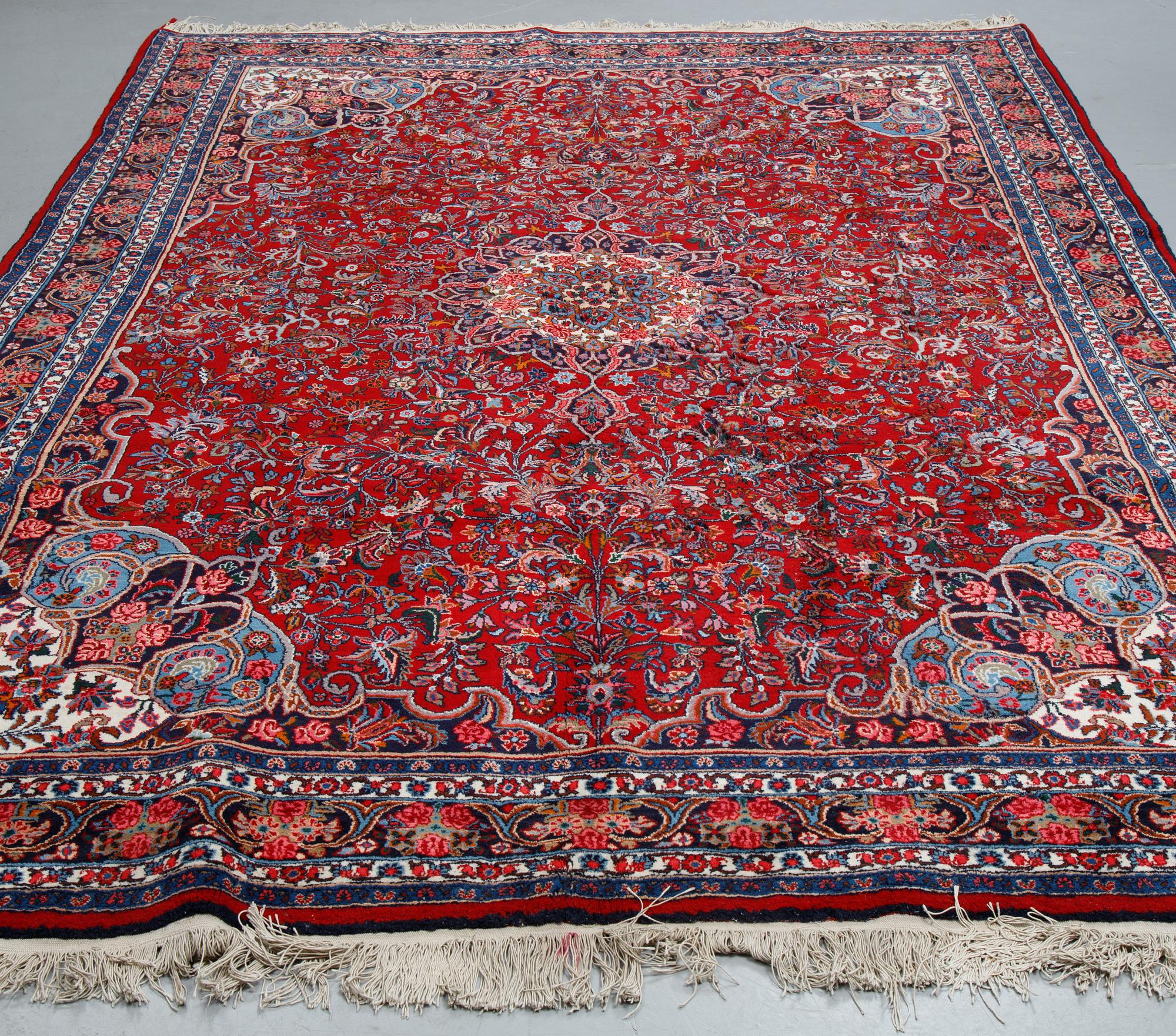 A carpet, so called Rose Bidjar, ca 337 x 226 cm.