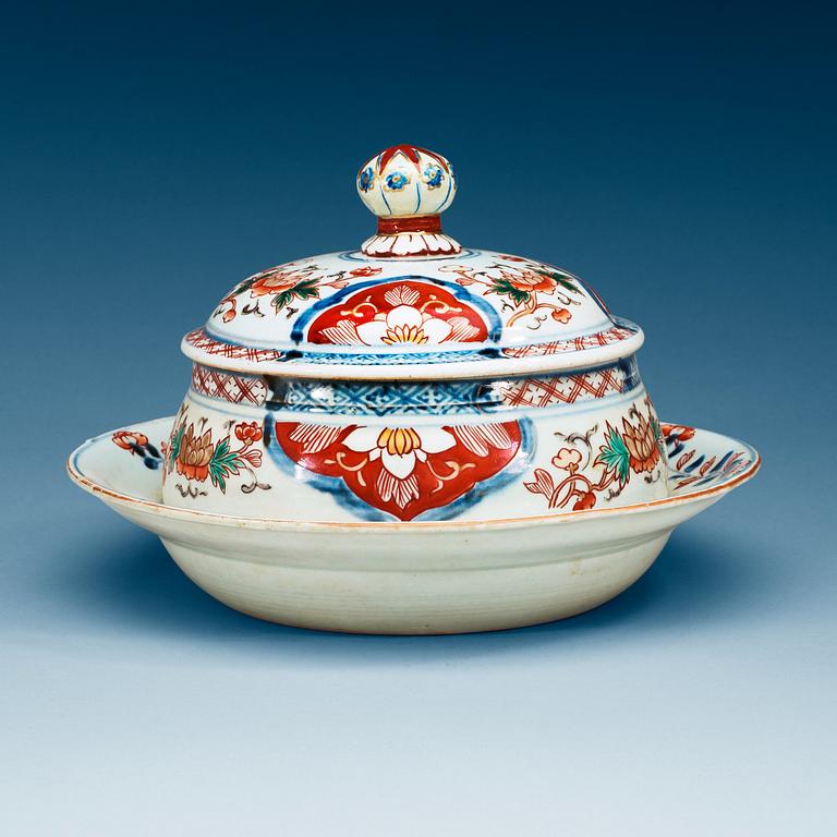 A Japanese imari tureen with cover, 18th Century.