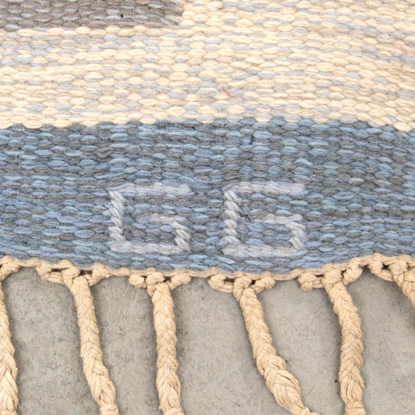 Matta, rölakan, signerad GG, ca 282 x 199 cm.