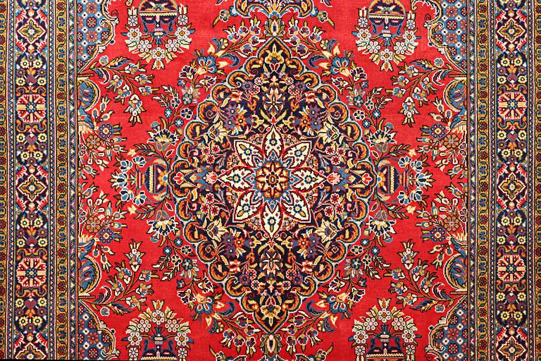 A Golpaygan carpet, c. 320 x 210 cm.