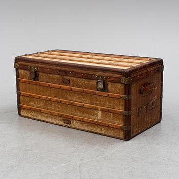 LOUIS VUITTON, a French travel trunk, late 19th Century.