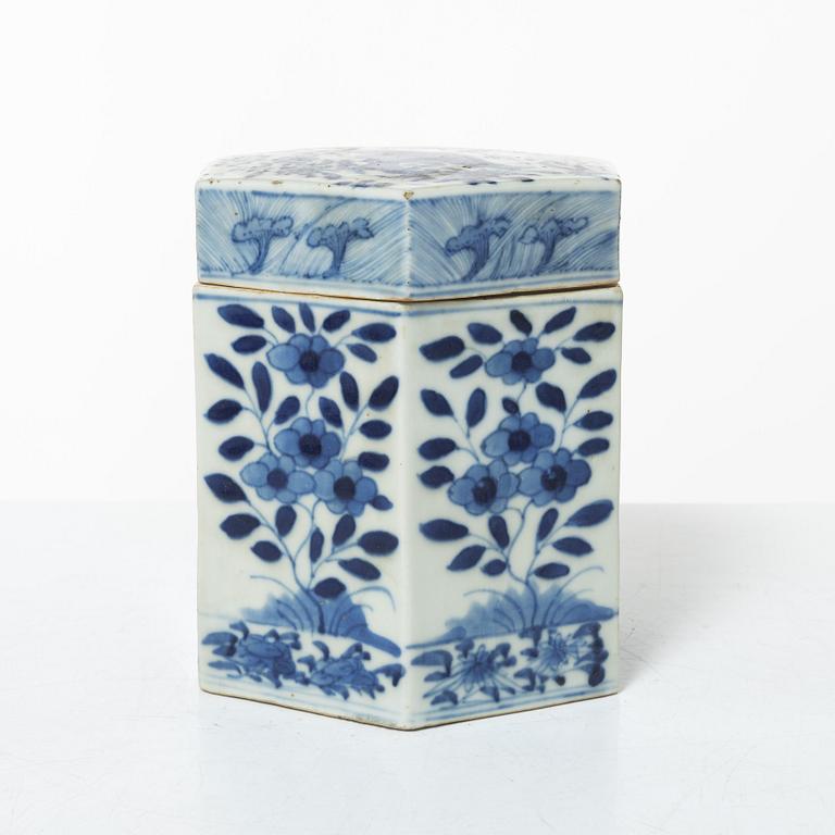 Teburk, porslin, Kina, 1800-tal.